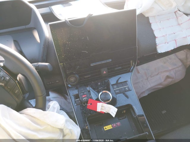 Toyota BZ4X XLE 2025 JTMAAAAA6SA066970 Image 24