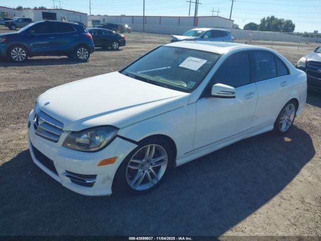 2013 MERCEDES-BENZ C 250 WDDGF4HB6DR270836 Photo 1