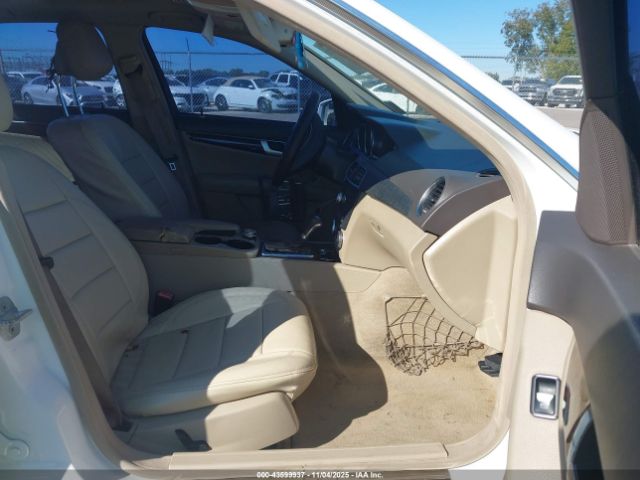 2013 MERCEDES-BENZ C 250 WDDGF4HB6DR270836 Photo 4