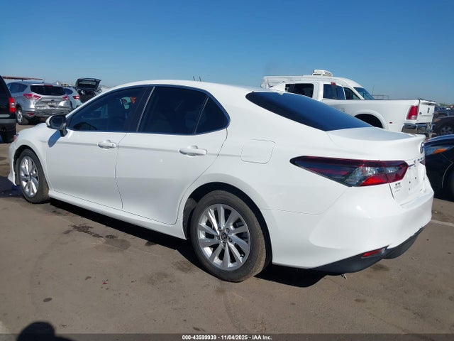 4T1C11AK5MU436868 Toyota CAMRY LE