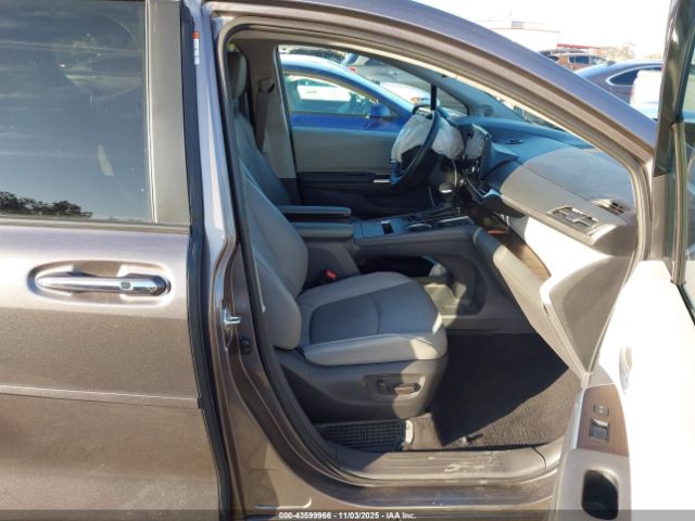 2022 TOYOTA SIENNA 5TDJRKEC2NS097036 Photo 4