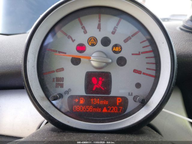 2008 MINI COOPER CLUBMAN WMWML33518TN66452 Photo 6