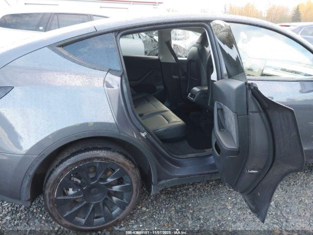 2023 TESLA MODEL Y 7SAYGDEE6PF883126 Photo 7