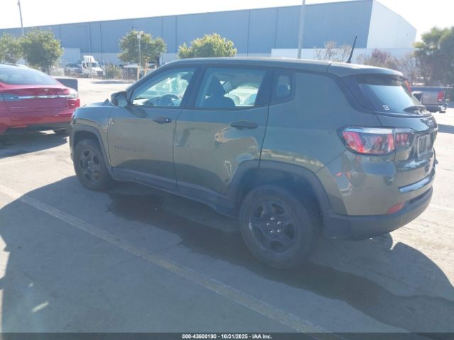 2018 JEEP COMPASS 3C4NJCAB7JT411033 Photo 2