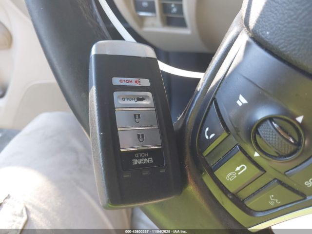 2017 ACURA MDX 5FRYD4H52HB008062 Photo 10