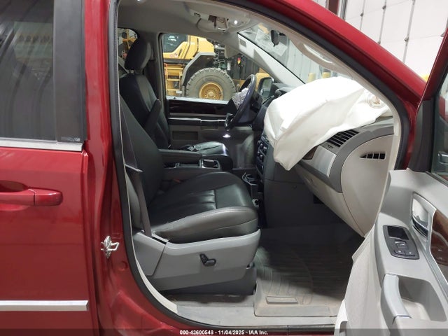 2010 Chrysler Town & Country Touring მანქანა იყიდება აუქციონზე, vin: 2A4RR5DX5AR128379, აუქციონის ნომერი: 43600548