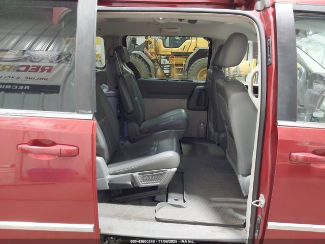 2010 Chrysler Town & Country Touring მანქანა იყიდება აუქციონზე, vin: 2A4RR5DX5AR128379, აუქციონის ნომერი: 43600548