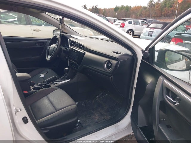 Toyota COROLLA LE 2018 5YFBURHE4JP822082 Image 5