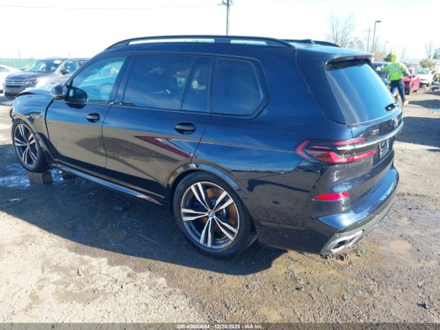 2025 BMW X7 5UX33EM04S9W68246 Photo 2