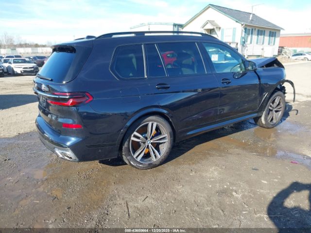 2025 BMW X7 5UX33EM04S9W68246 Photo 3