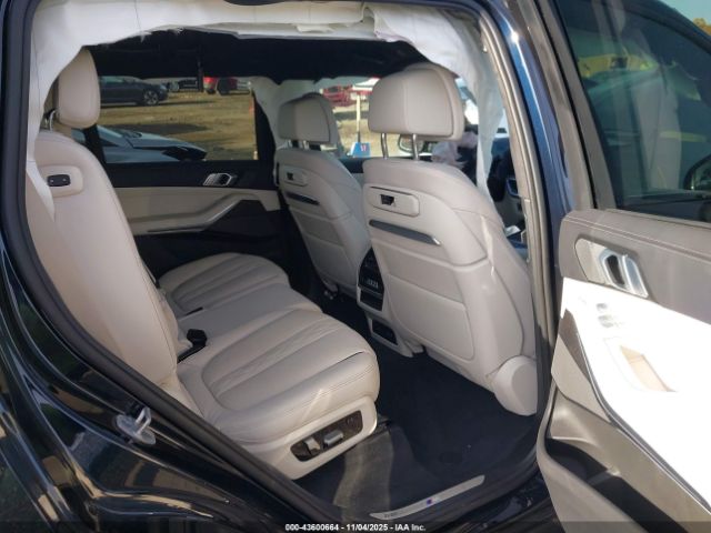 2025 BMW X7 5UX33EM04S9W68246 Photo 7