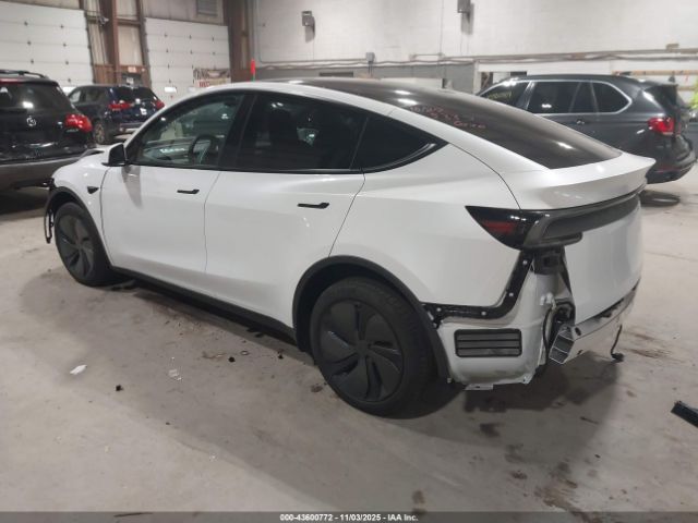 2026 TESLA MODEL Y 7SAYGDED7TA439378 Photo 2