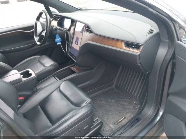2020 TESLA MODEL X 5YJXCAE22LF270388 Photo 4