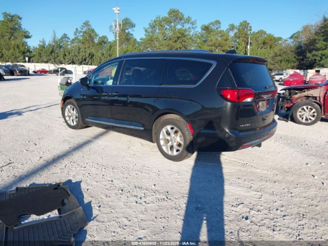 2020 CHRYSLER PACIFICA 2C4RC1GG0LR109673 Photo 2