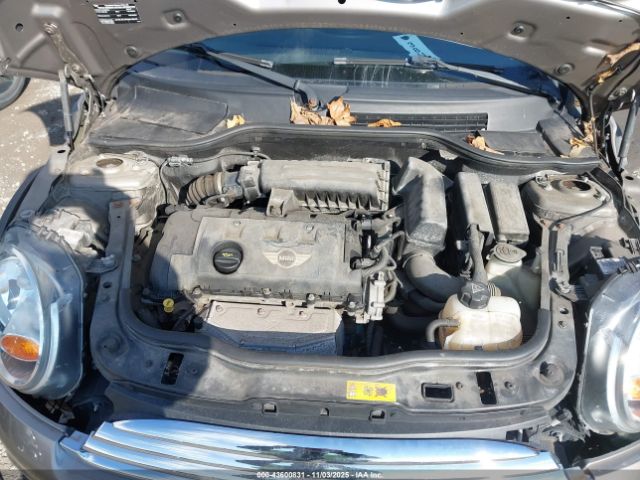 2011 MINI COOPER CLUBMAN WMWZF3C56BT267575 Photo 9