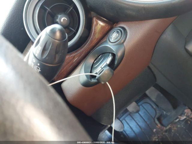 2011 MINI COOPER CLUBMAN WMWZF3C56BT267575 Photo 10