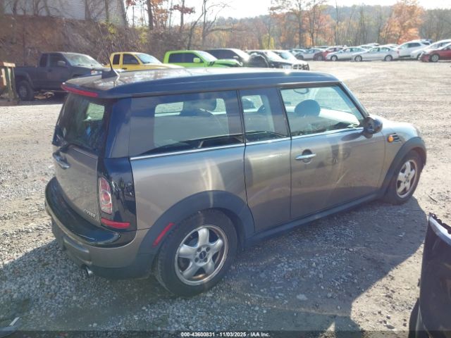 2011 MINI COOPER CLUBMAN WMWZF3C56BT267575 Photo 3