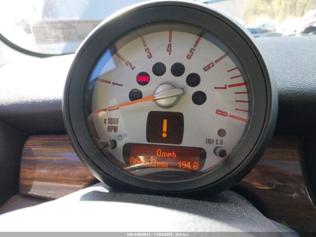 2011 MINI COOPER CLUBMAN WMWZF3C56BT267575 Photo 6