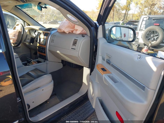 2008 CHRYSLER ASPEN 1A8HW58258F136923 Photo 4