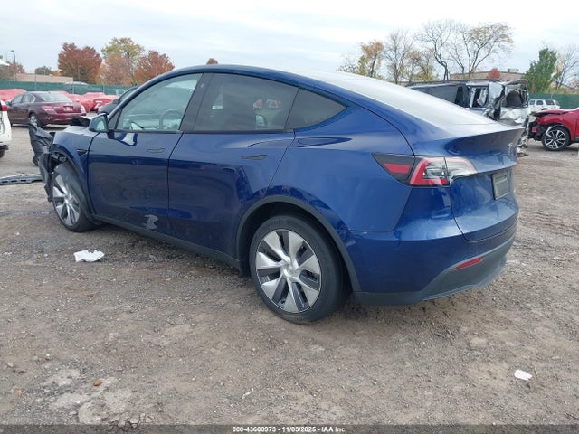 2023 TESLA MODEL Y 7SAYGDEE8PA121641 Photo 2