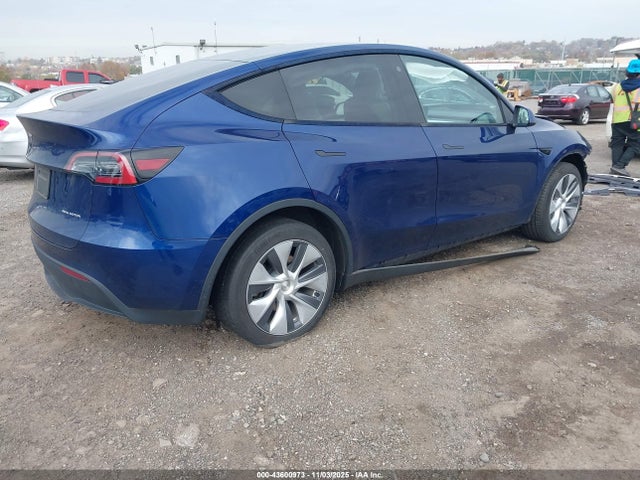 2023 TESLA MODEL Y 7SAYGDEE8PA121641 Photo 3