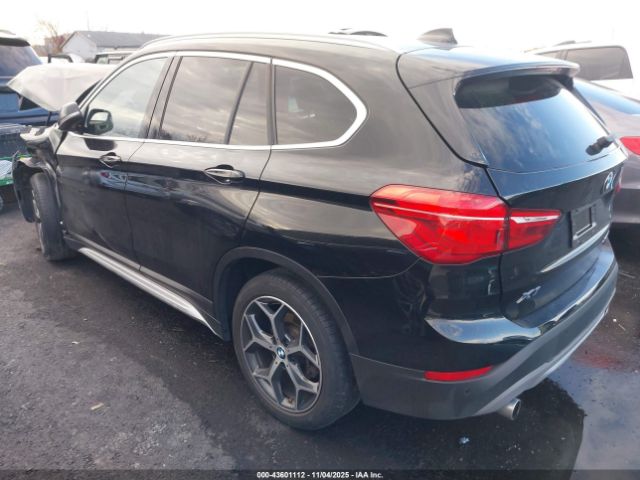 2018 BMW X1 WBXHT3C32J5L30876 Photo 2