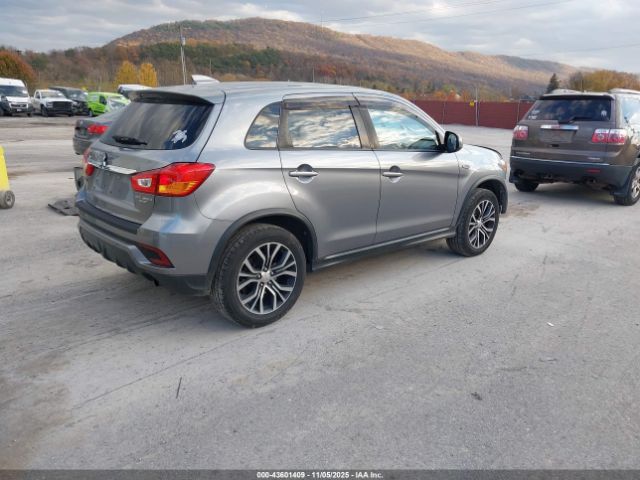 2018 MITSUBISHI OUTLANDER SPORT JA4AR3AU8JZ003300 Photo 3