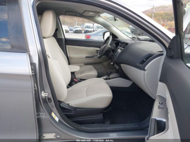 2018 MITSUBISHI OUTLANDER SPORT JA4AR3AU8JZ003300 Photo 4