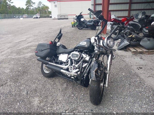 2023 HARLEY-DAVIDSON FLHCS 1HD1YBK18PB075718
