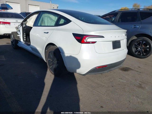 2025 TESLA MODEL 3 5YJ3E1EA8SF038456 Photo 2
