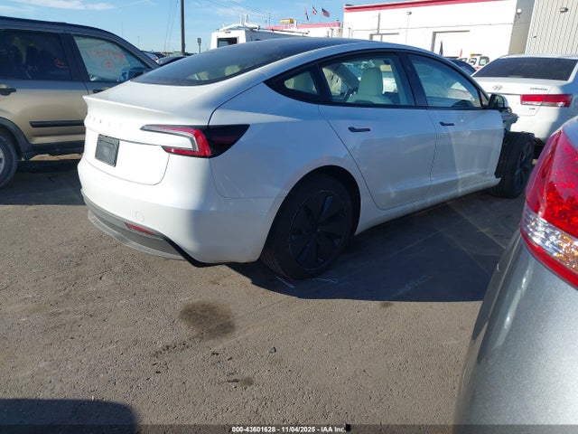 2025 TESLA MODEL 3 5YJ3E1EA8SF038456 Photo 3