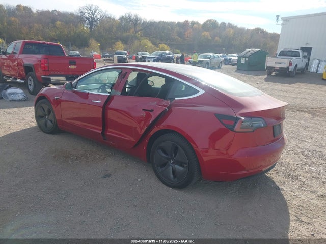 2018 TESLA MODEL 3 5YJ3E1EB2JF129956 Photo 2