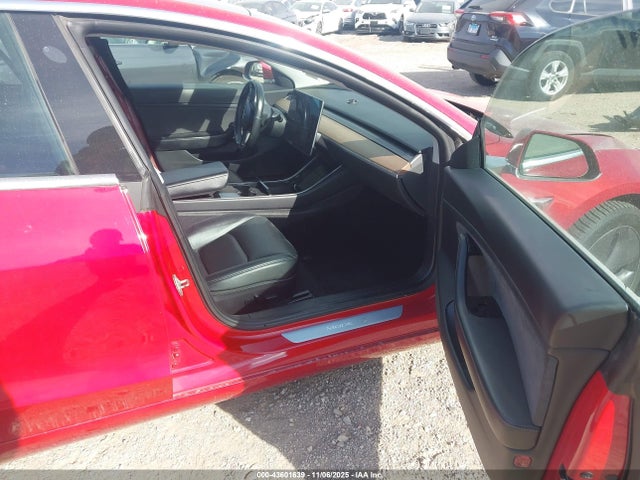 2018 TESLA MODEL 3 5YJ3E1EB2JF129956 Photo 4