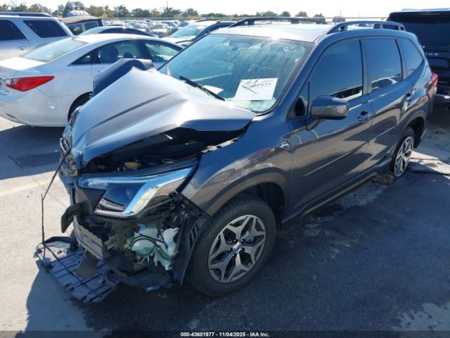 2022 SUBARU FORESTER JF2SKAEC1NH417018 Photo 1