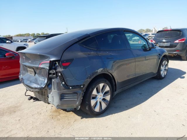 2024 TESLA MODEL Y 7SAYGDEE9RA248515 Photo 3