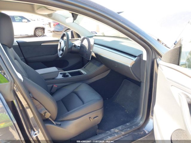 2024 TESLA MODEL Y 7SAYGDEE9RA248515 Photo 4