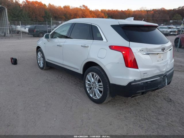 2017 CADILLAC XT5 1GYKNERS6HZ103341 Photo 2