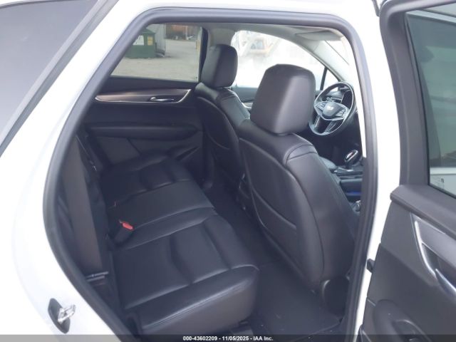 2017 CADILLAC XT5 1GYKNERS6HZ103341 Photo 7