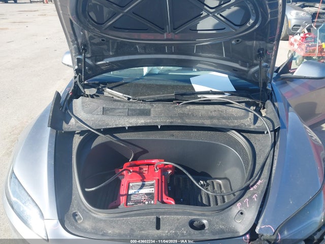 2025 TESLA MODEL 3 5YJ3E1EB7SF918573 Photo 9