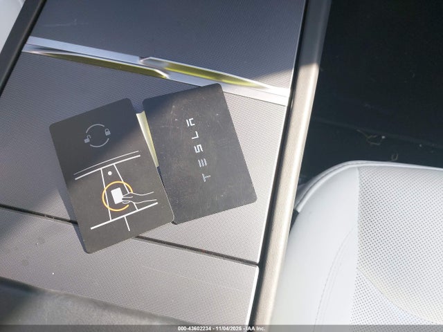 2025 TESLA MODEL 3 5YJ3E1EB7SF918573 Photo 10