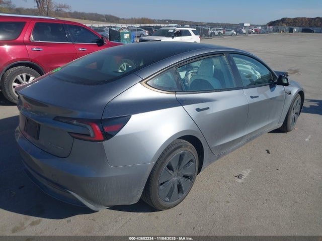2025 TESLA MODEL 3 5YJ3E1EB7SF918573 Photo 3