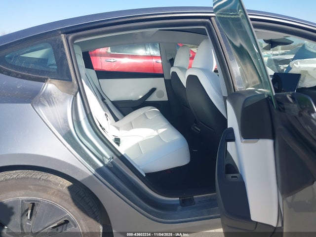 2025 TESLA MODEL 3 5YJ3E1EB7SF918573 Photo 7