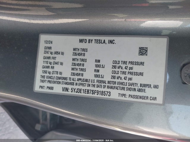 2025 TESLA MODEL 3 5YJ3E1EB7SF918573 Photo 8