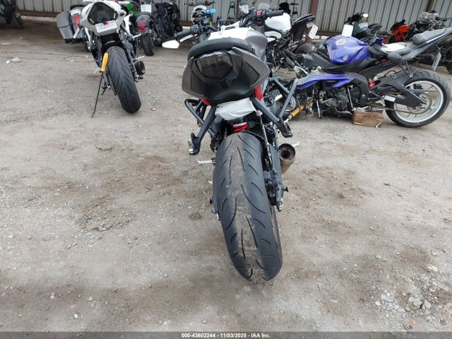 SMTL03NE0HT781536 Triumph Motorcycle Street Triple R/abs