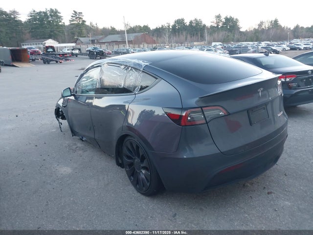 2023 TESLA MODEL Y 7SAYGDEF5PF842687 Photo 2
