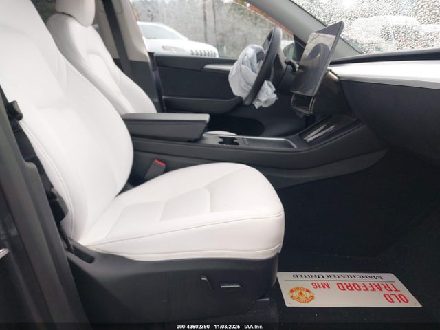 2023 TESLA MODEL Y 7SAYGDEF5PF842687 Photo 4
