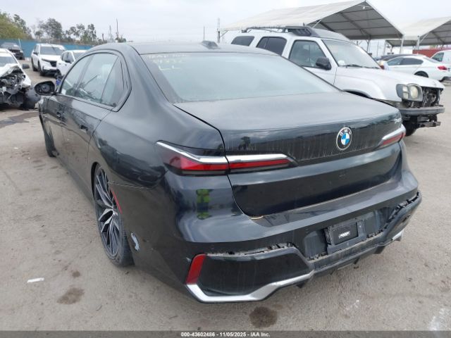 2023 BMW 740 WBA23EH00PCM30022 Photo 2