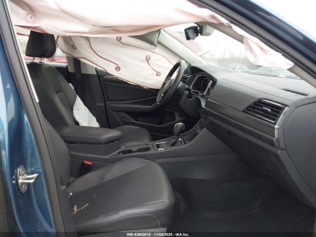 2020 VOLKSWAGEN JETTA 3VWEB7BU8LM056856 Photo 4