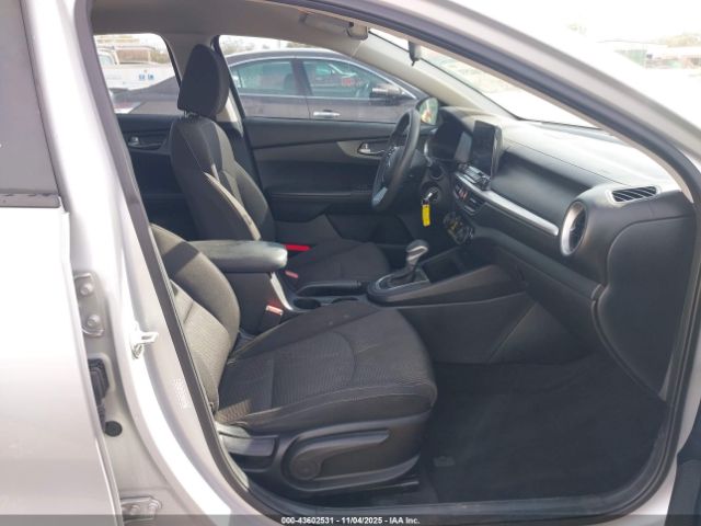 2019 KIA FORTE 3KPF24AD8KE133550 Photo 4