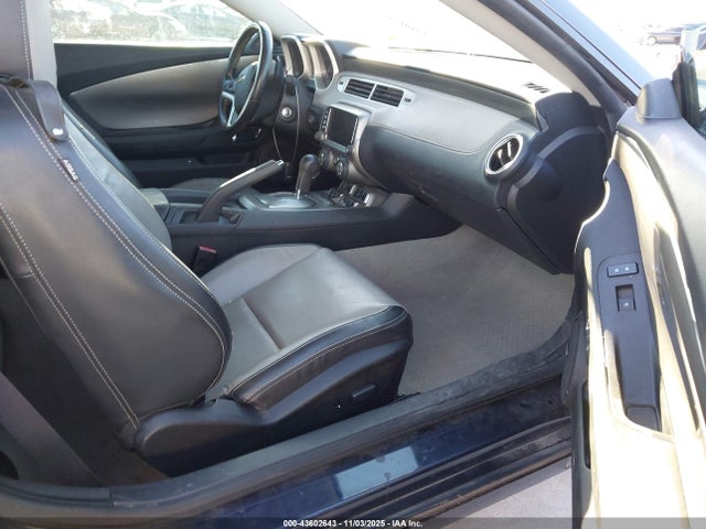 43602643 :رقم المزاد ، 2G1FF1E31F9187550 vin ، 2015 Chevrolet Camaro 2lt مزاد بيع